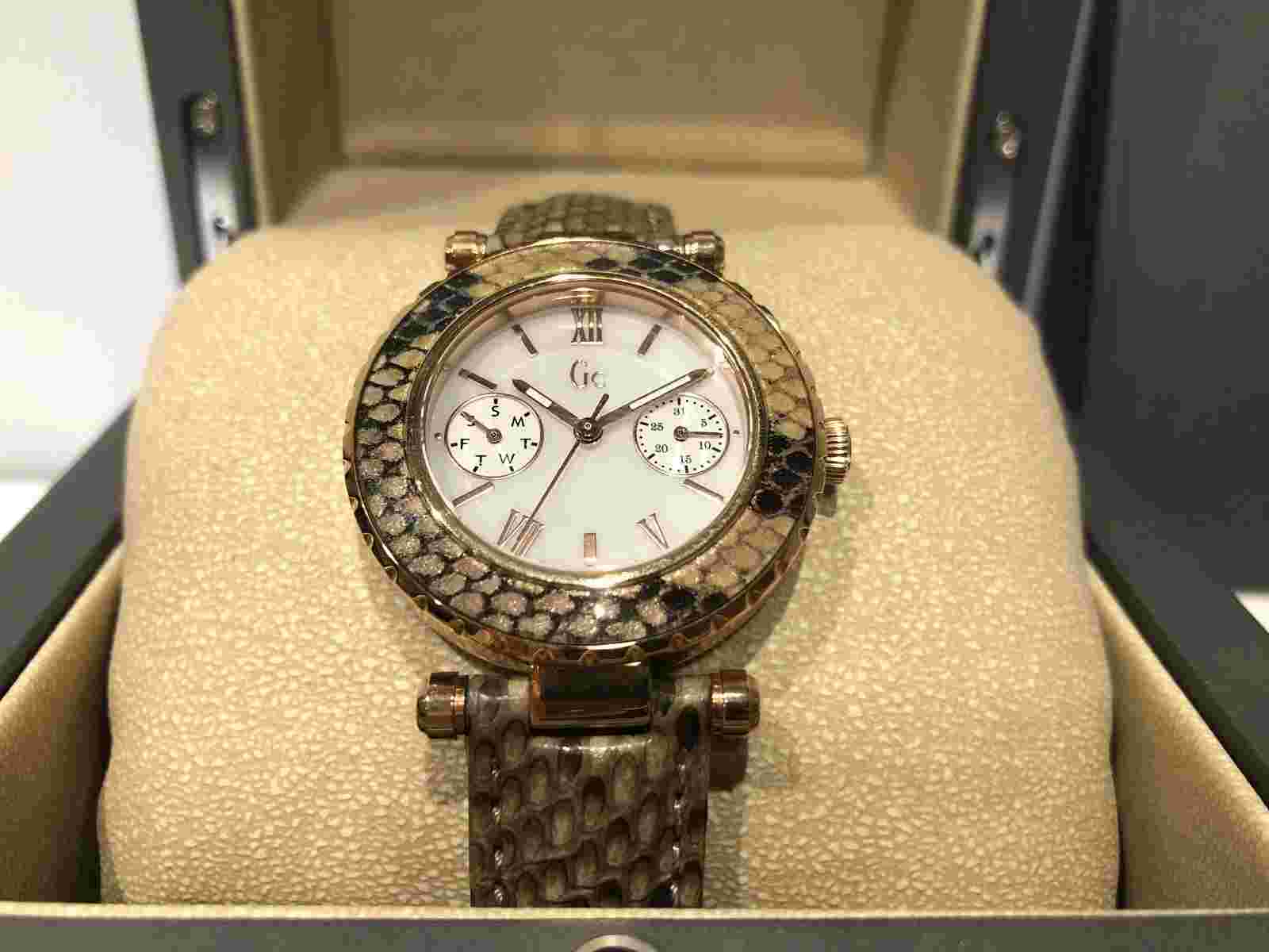 GC GUESS COLLECTION Watch - Diver Chic Ref. X35006L1S - Box & Warranty