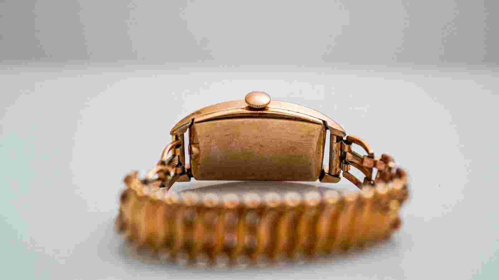 K335 Vintage 1930's Woman's Imperial Wristwatch