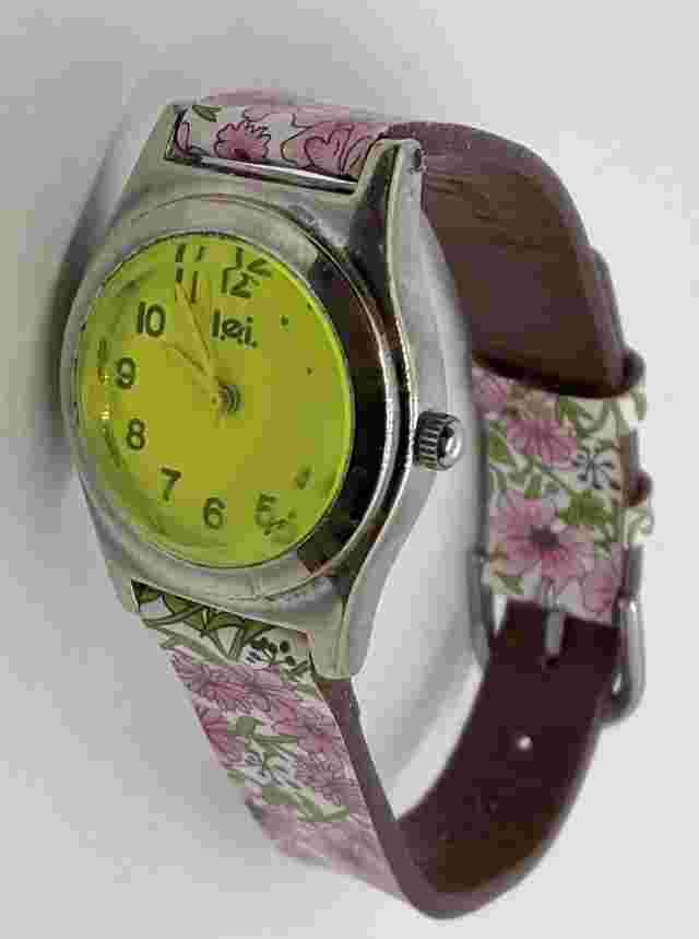 l.e.i. WATCH LADIES GIRLS New Battery And Genuine Leather Floral Strap - Cute!