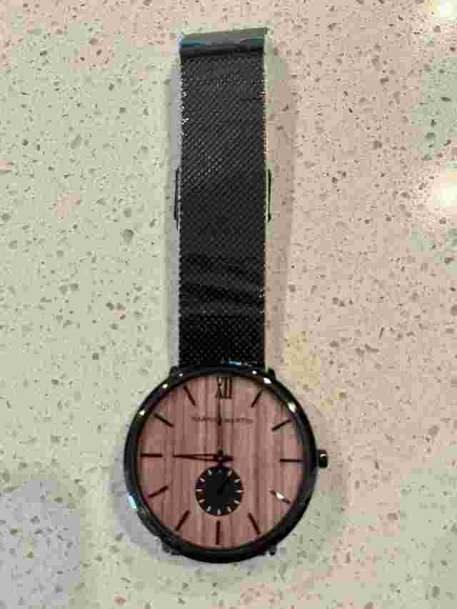 New Men’s Analog Cherry Wood Face Watch