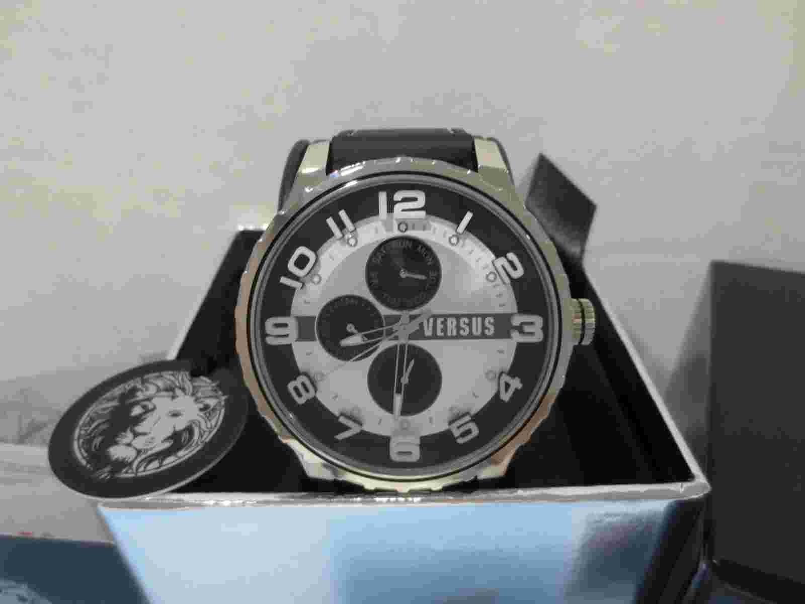 Versus by Versace Men's SBA130015 'Globe' Quartz Black Rubber Day and Date Watch