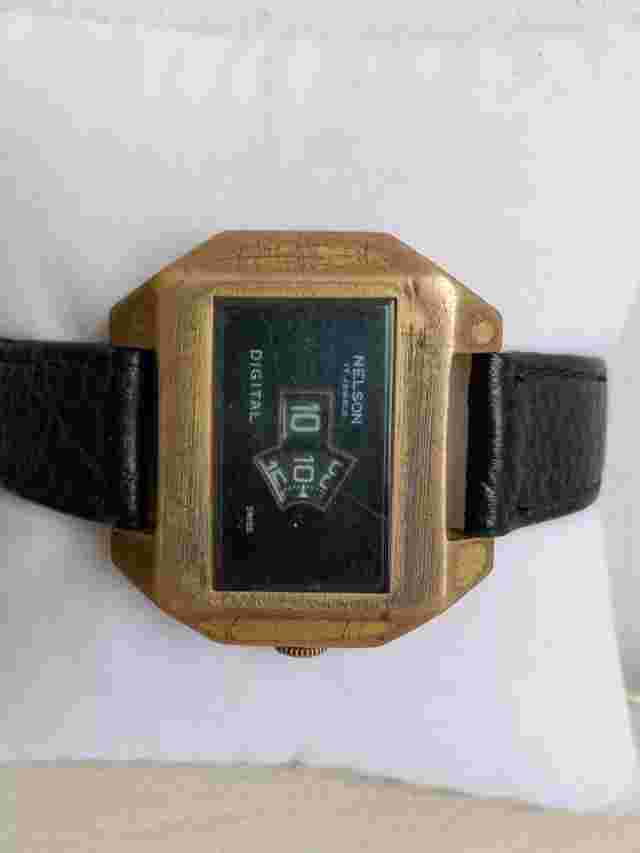 NELSON BRAND WATCH JUMPING HOUR 17 JEWELS DIGITAL SWISS VINTAGE MODEL SWISS MADE