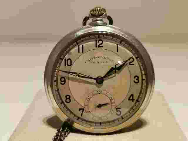VINTAGE WW2 ERA RARE MEN'S SWISS OPEN FACE POCKET WATCH CHRONOMETRE "ORATOR"
