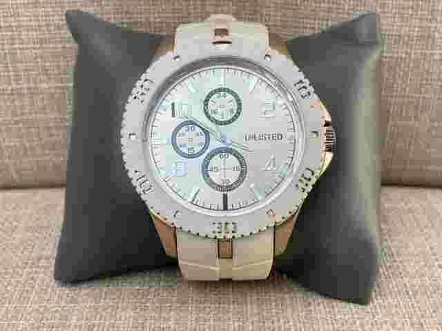 Unlisted Men Wristwatch White Band Gold Tone Case Quartz Analog