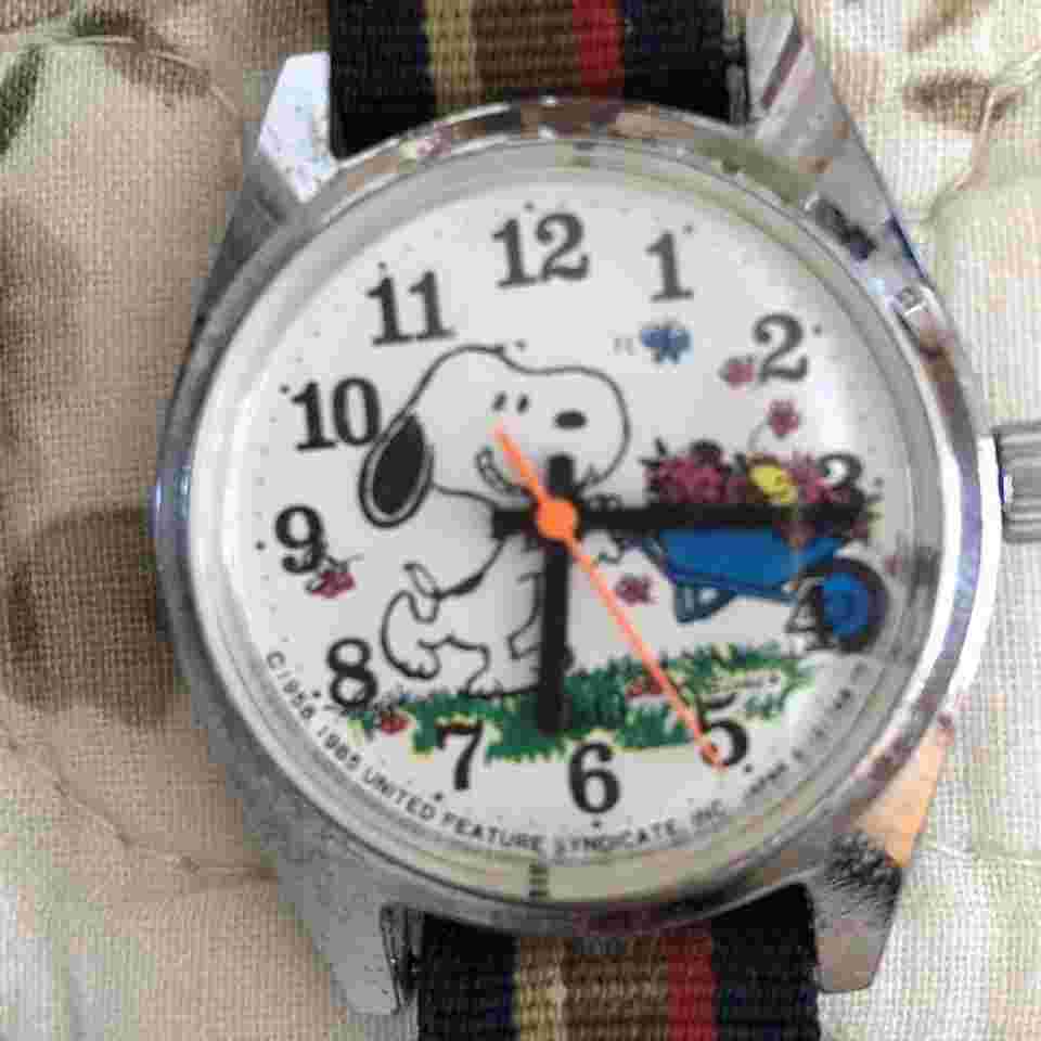 Snoopy Peanuts Watch Showa Hand-Wrapped No Battery from Japan