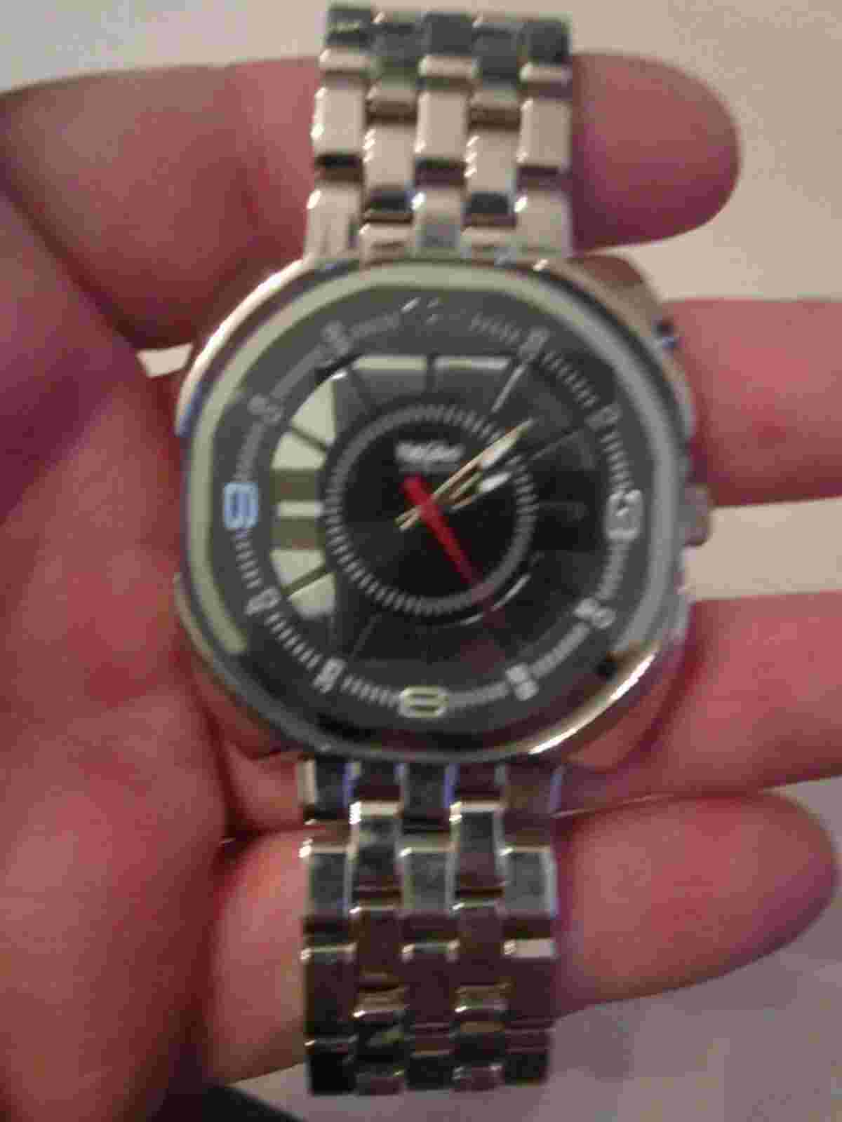 MEN'S MOSSIMO WATCH - LARGE FACE AND CASE - FITS 7" WRIST - BBA-6