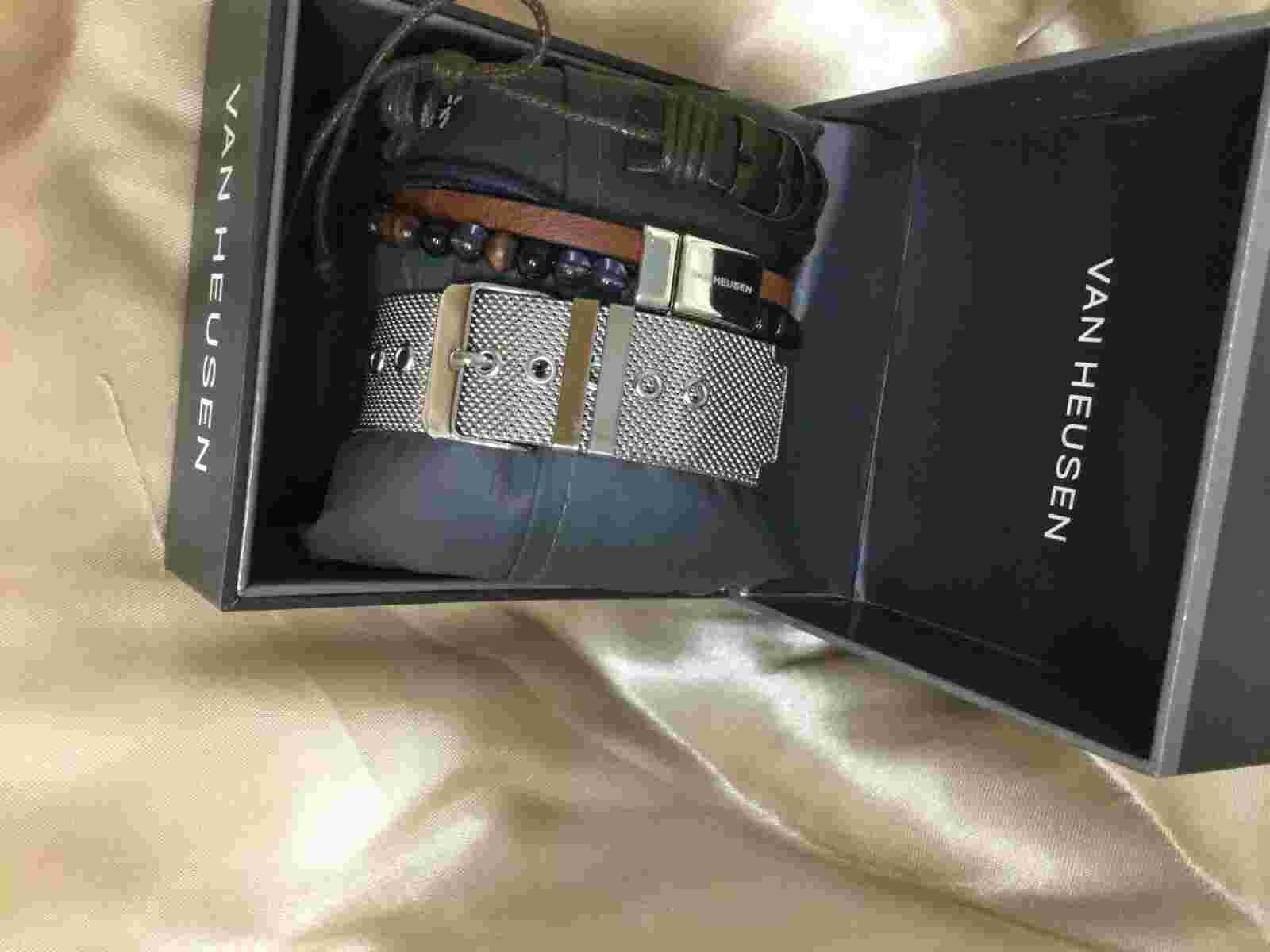 New Van Heusen Men Gift Set Watch W/3 Leather Bracelets and 1 Beaded