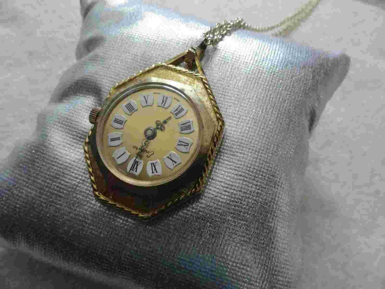 Vintage Swiss Made Endura Mechanical Wind Up Necklace Pendant Watch