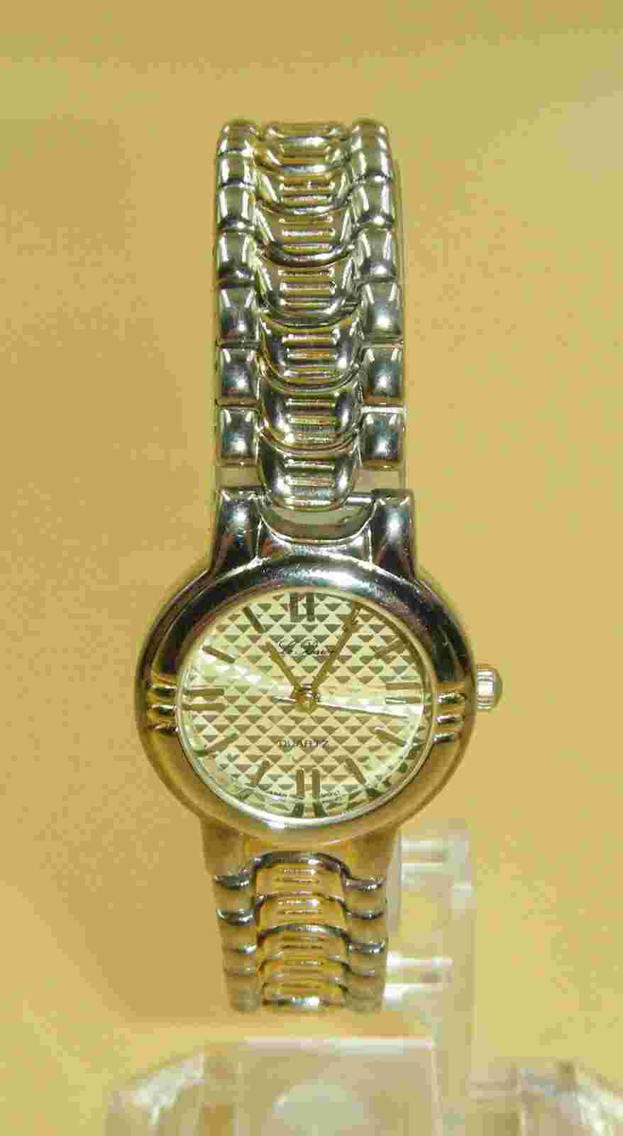 Vintage Le Baron Quartz Womens Wrist Watch New Battery