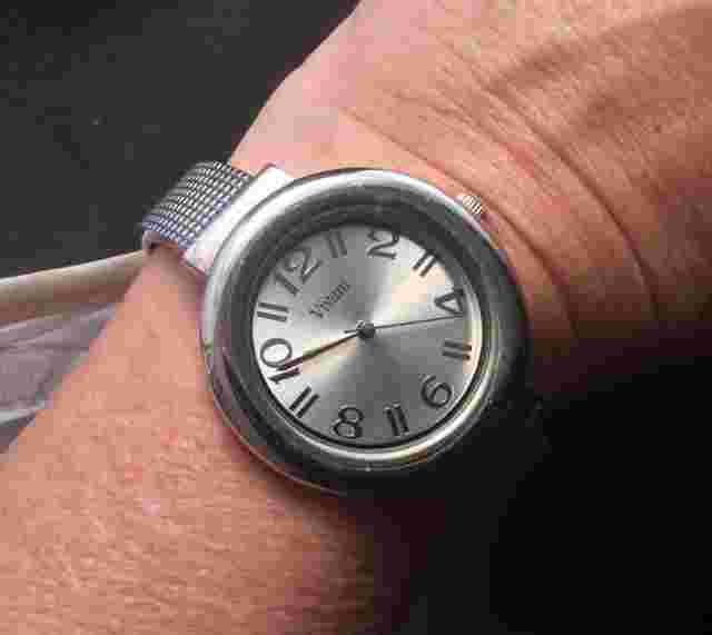 Very Nice Vivani Accutime Silver Tone Cuff Ladies Quartz Watch Works