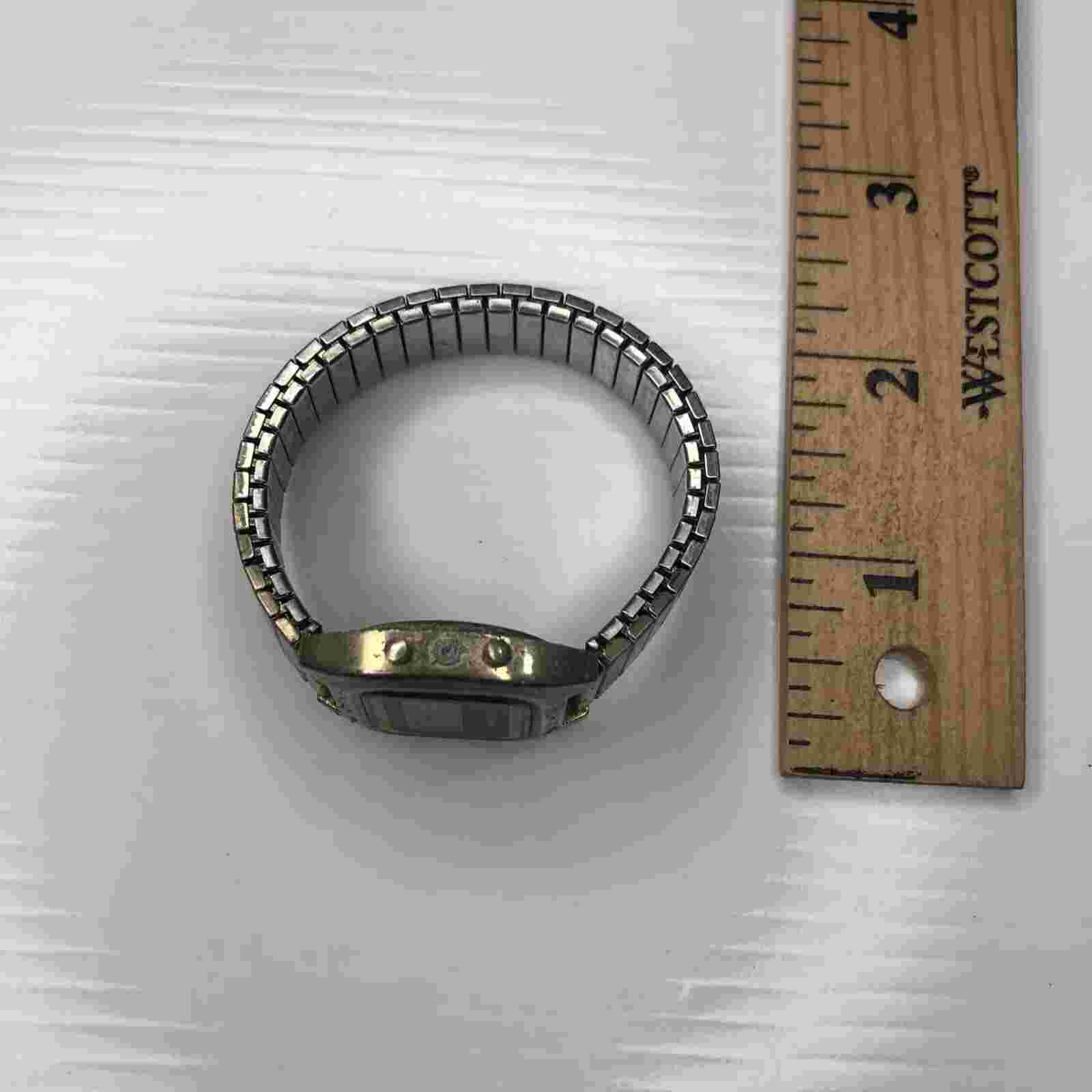 X10 DELPHI II Quartz LCD Ladies Retro Stretch Vtg 70s 80s Watch Untested