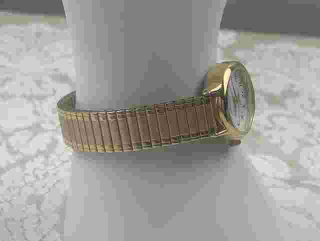 Vintage Carriage Water Resistant 30M Gold Tone Watch *Non-Working*