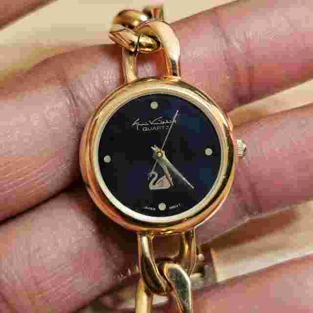 Vintage Gloria Vanderbilt Womens Dress Watch Gold Black Swan Ladies Untested