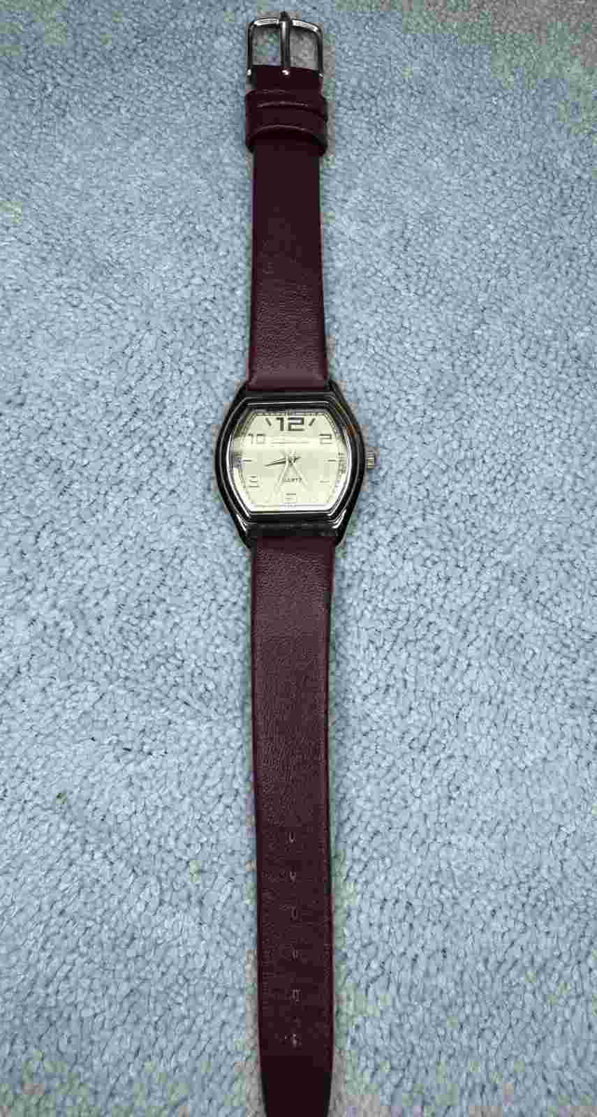 Montres Carlo Women's Quartz Watch - Purple Leather Band