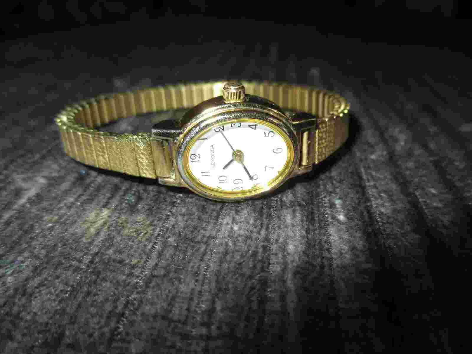 WOMENS SECONDA GOLD WATCH
