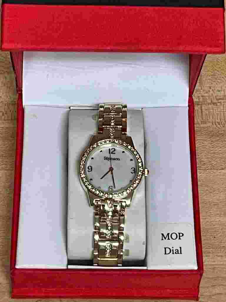 MACY'S STYLE & CO WOMENS WATCH, MOTHER OF PEARL FACE, SC1255, F210 STAINLESS BAC