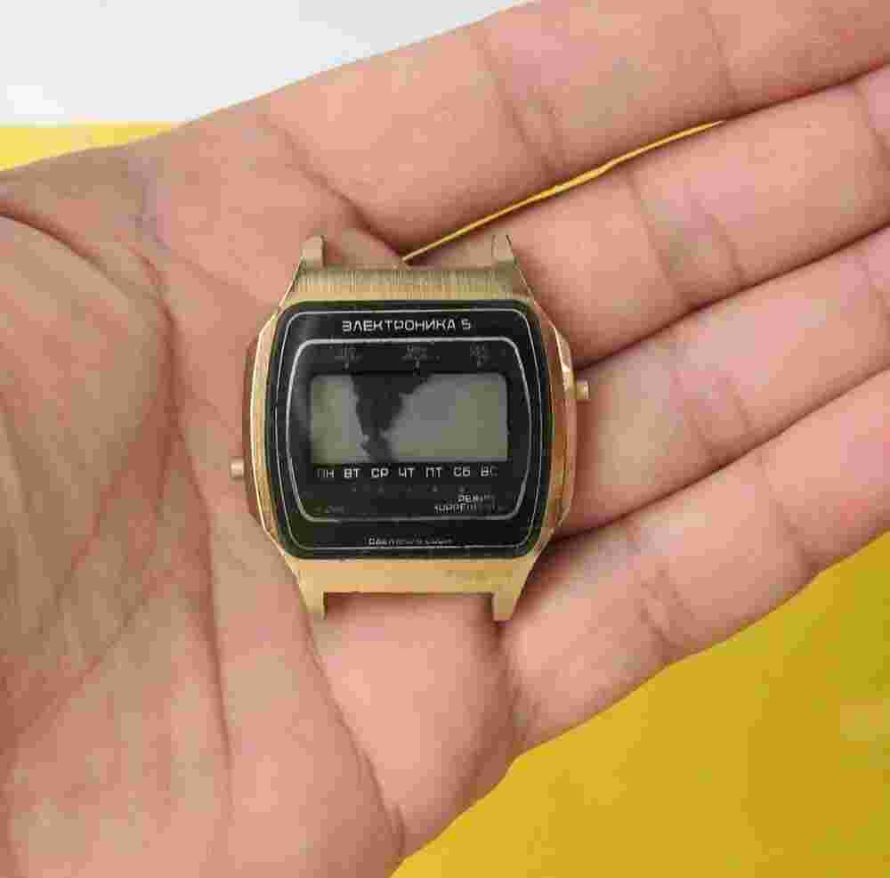 ELEKTRONIKA 5 Vintage Russian SOVIET USSR Wrist watch Electronica LCD DIGITAL.