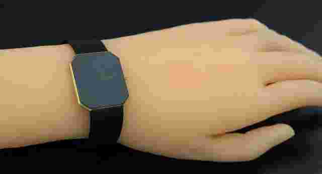 Vintage Jean Lassale 27mm 18k Yellow Gold Octagonal Thin Quartz Watch