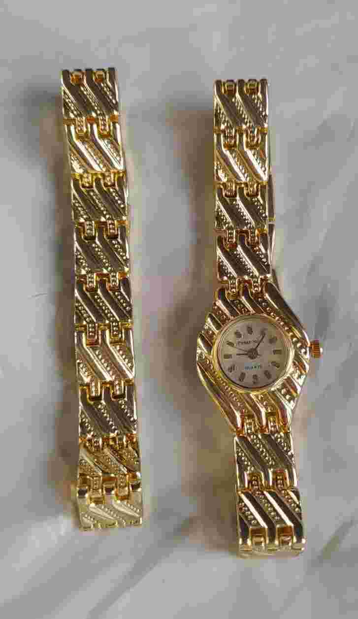 Pierre nicol Series 4 Wrist Watch and Matching Bracelet set. NEW