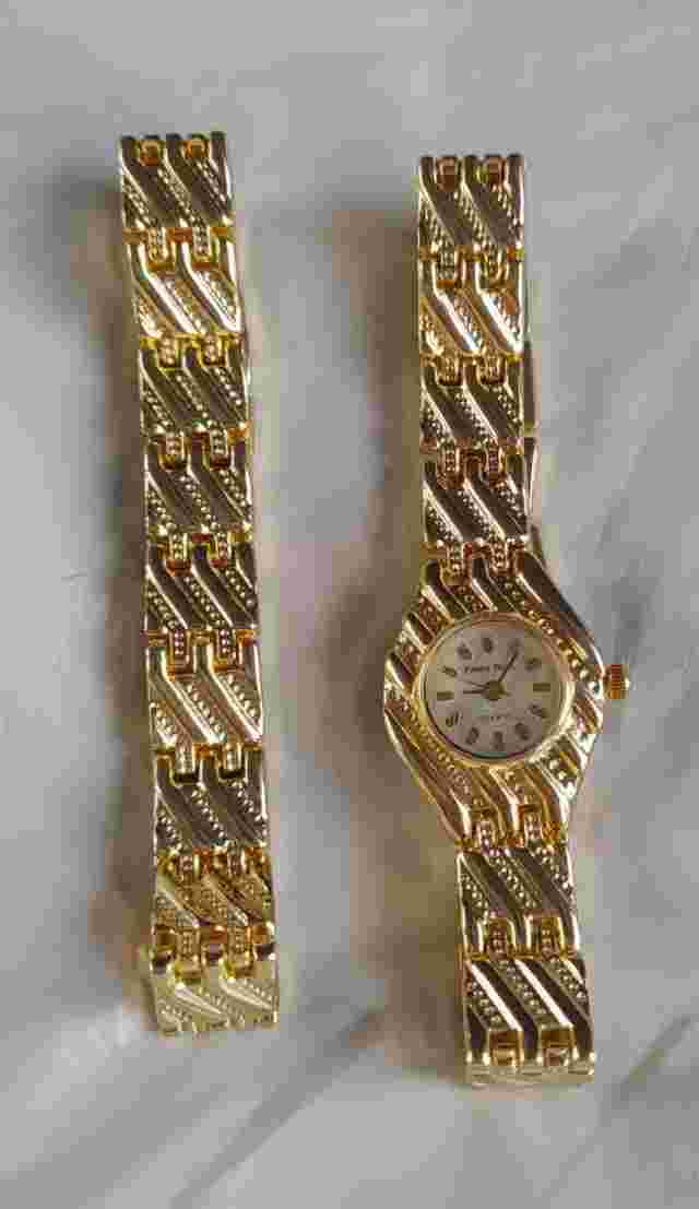 Pierre nicol Series 4 Wrist Watch and Matching Bracelet set. NEW