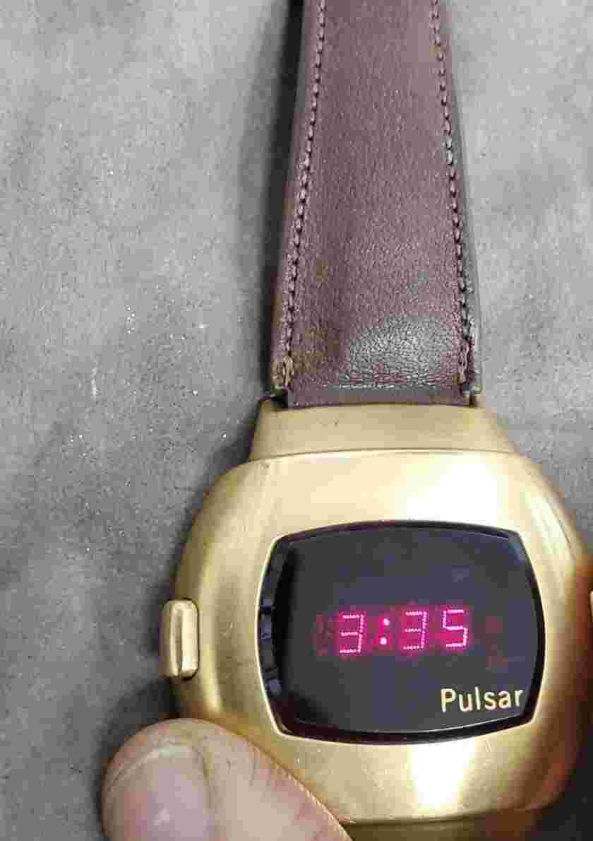 Pulsar Time Computer P3 Date Command 1973 14k Gold Filled Mens Watch....38mm