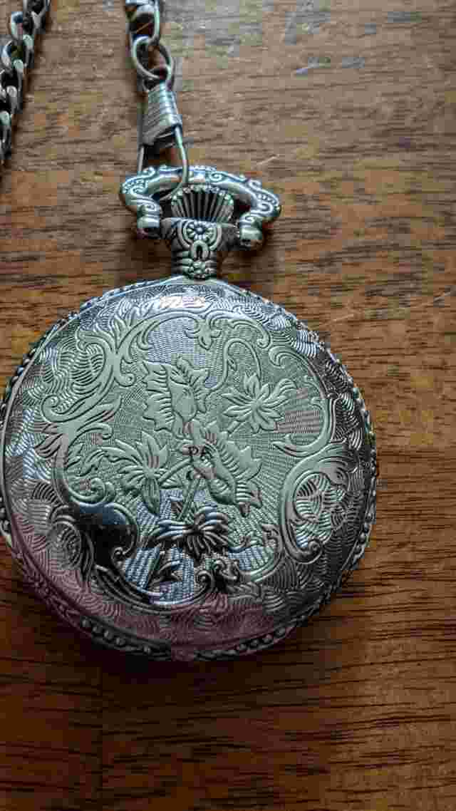 VTG Watch It Pocket Watch Silver/Gold Tone Quartz New Battery Chains Duck Hunt