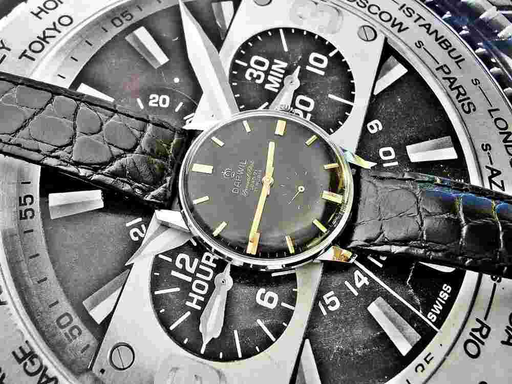 Beautiful Darwil Swiss watch from 1971.