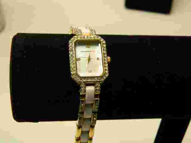 Womens ISAAC MIZRAHI LIVE!  Watch  10k Gold plated with Rhinestones