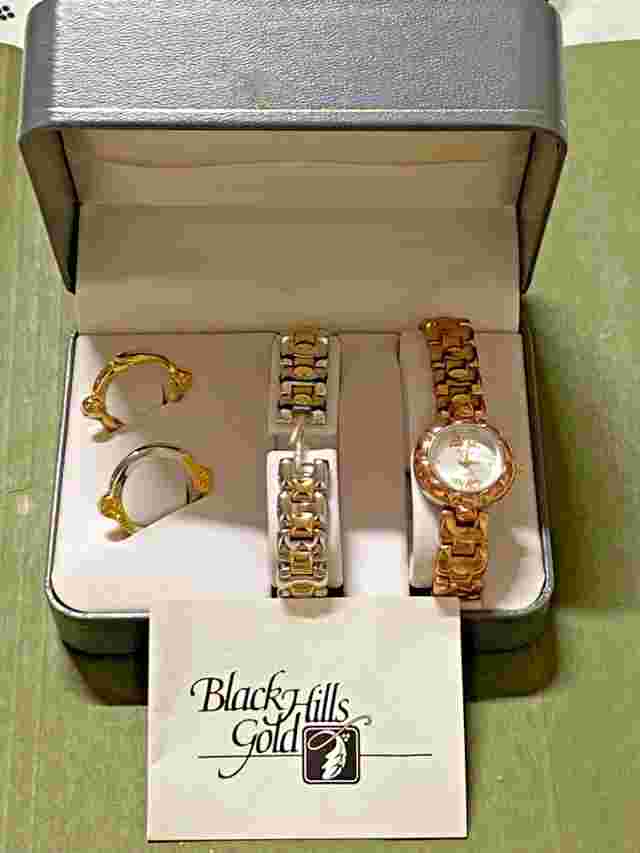 Ladies Black Hills Gold Changeable Bracelet/Bezel WatchNew. Real 14k YG Dial Acc