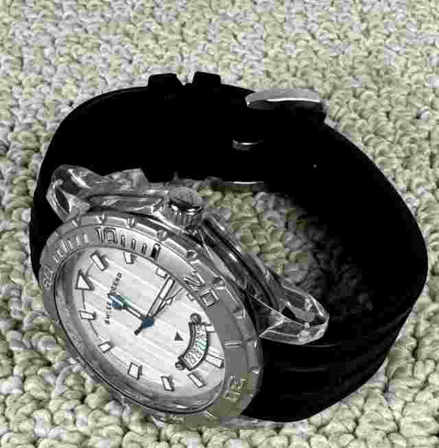 Swiss Legend mens dive watch Light weight, 3 ATM w/r, 48mm dial, New in Box Rare