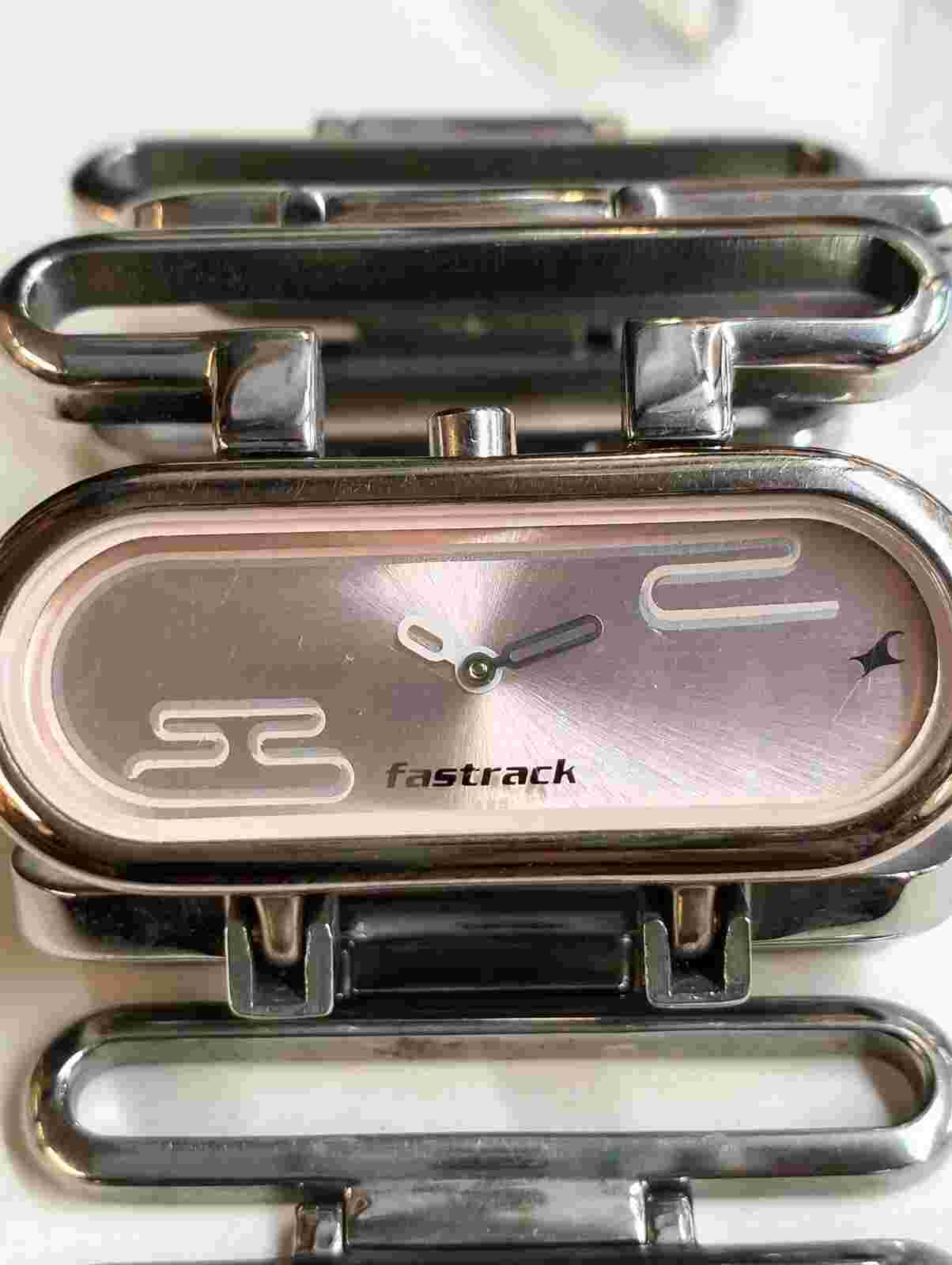 FASTRACK QUARTZ 2406SEA INDIA WOMEN'S STYLISH DIGN VINTAGE WATCH