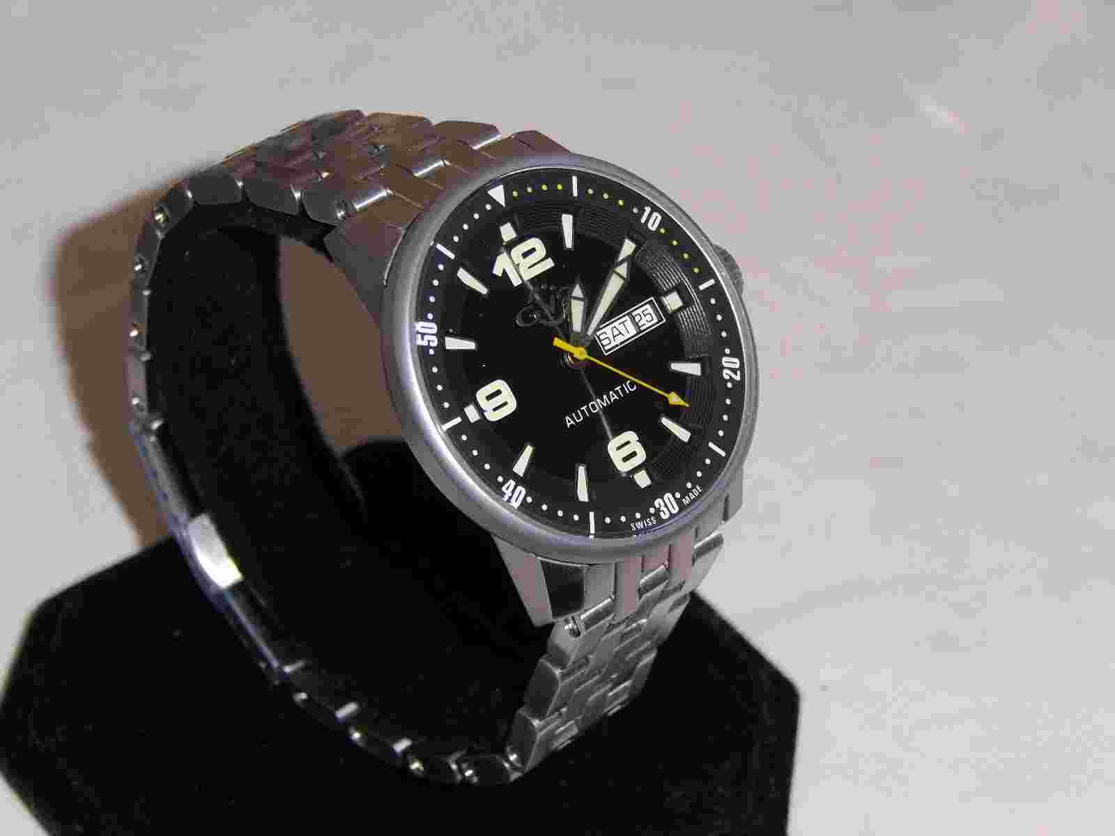 Men's GV2 Swiss Made Automatic Watch 25 Jewels Swiss Handcrafted LIMITED EDITION
