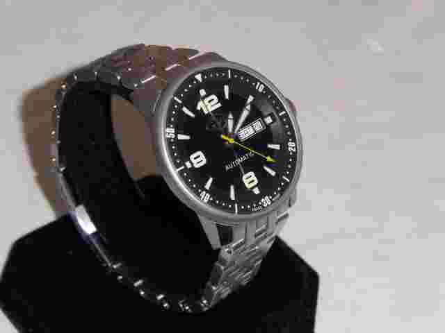 Men's GV2 Swiss Made Automatic Watch 25 Jewels Swiss Handcrafted LIMITED EDITION
