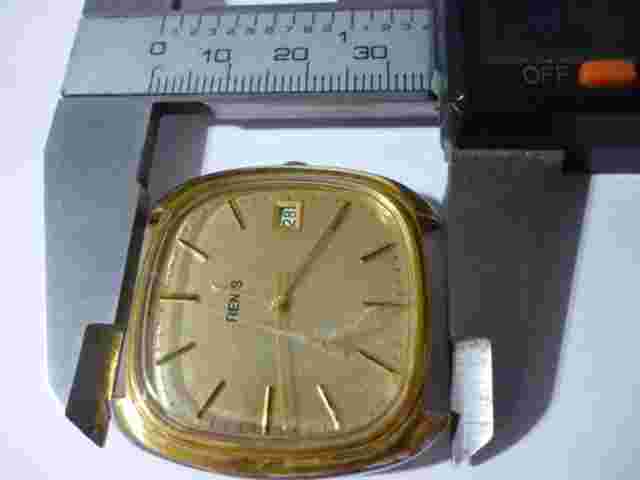 Renis with Calendar Swiss Wristwatch Working Condition Cracked Crystal As Is