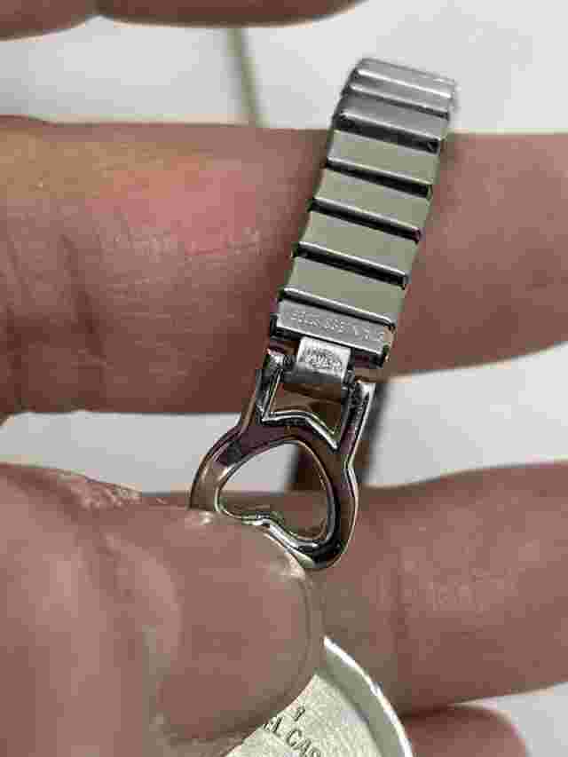 Avanti Women’s Wrist Watch Silver Tone Ice Blue Dial New Battery Runs Well
