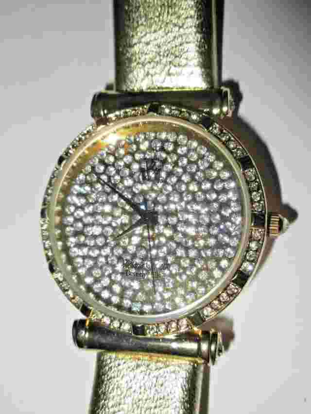 Victoria Wieck   Watch      (BIN  D).