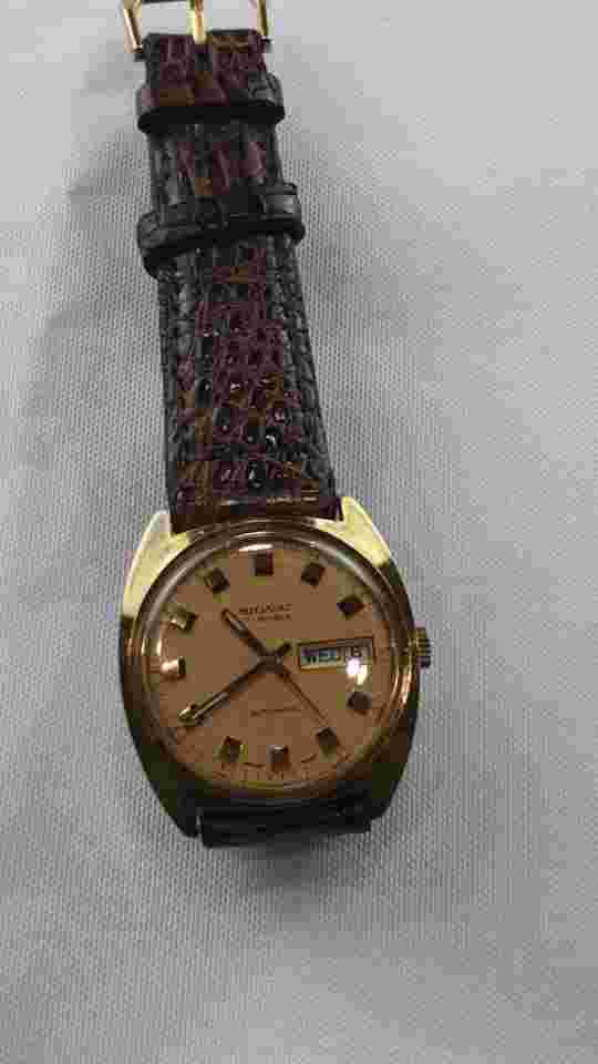 RARE  Vintage  Signal  Watch  Men  gold Tone Dial 17 Jewels  self-winding watch