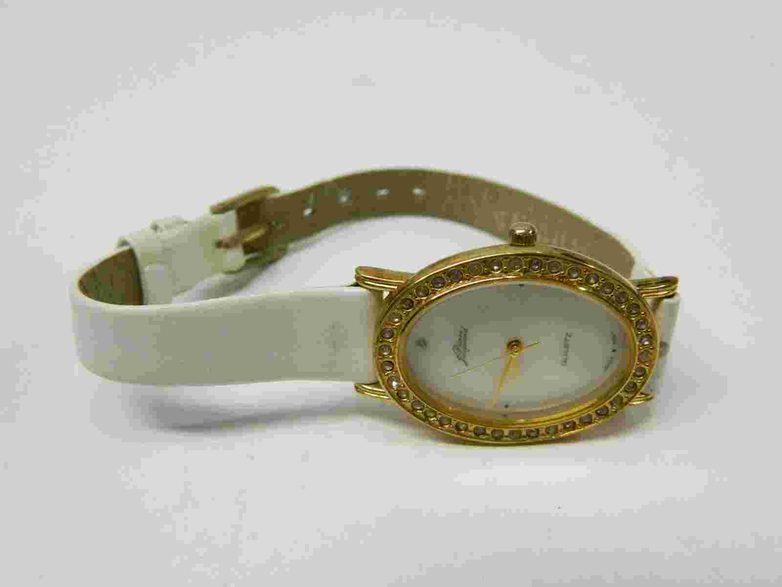 Beautiful Pierre Jacquard gold tone lady's wristwatch/watch