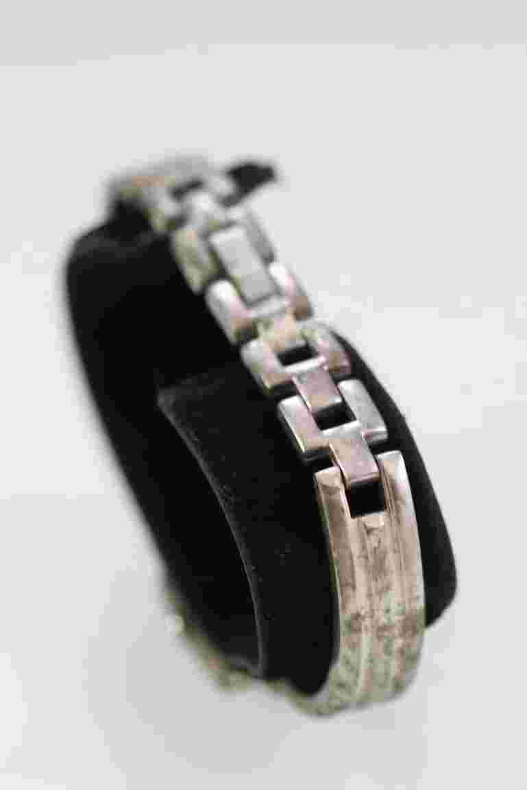 Charles Delon Women Watch Antiqued Stainless Steel Silver WR Batt White Quartz