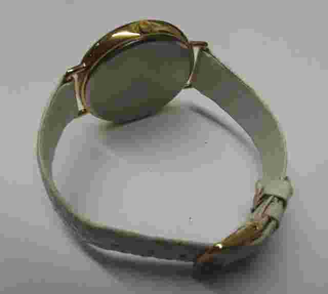 Triumph Pearl Analog Quartz Wristwatch w/Genuine Leather (Brand New!)