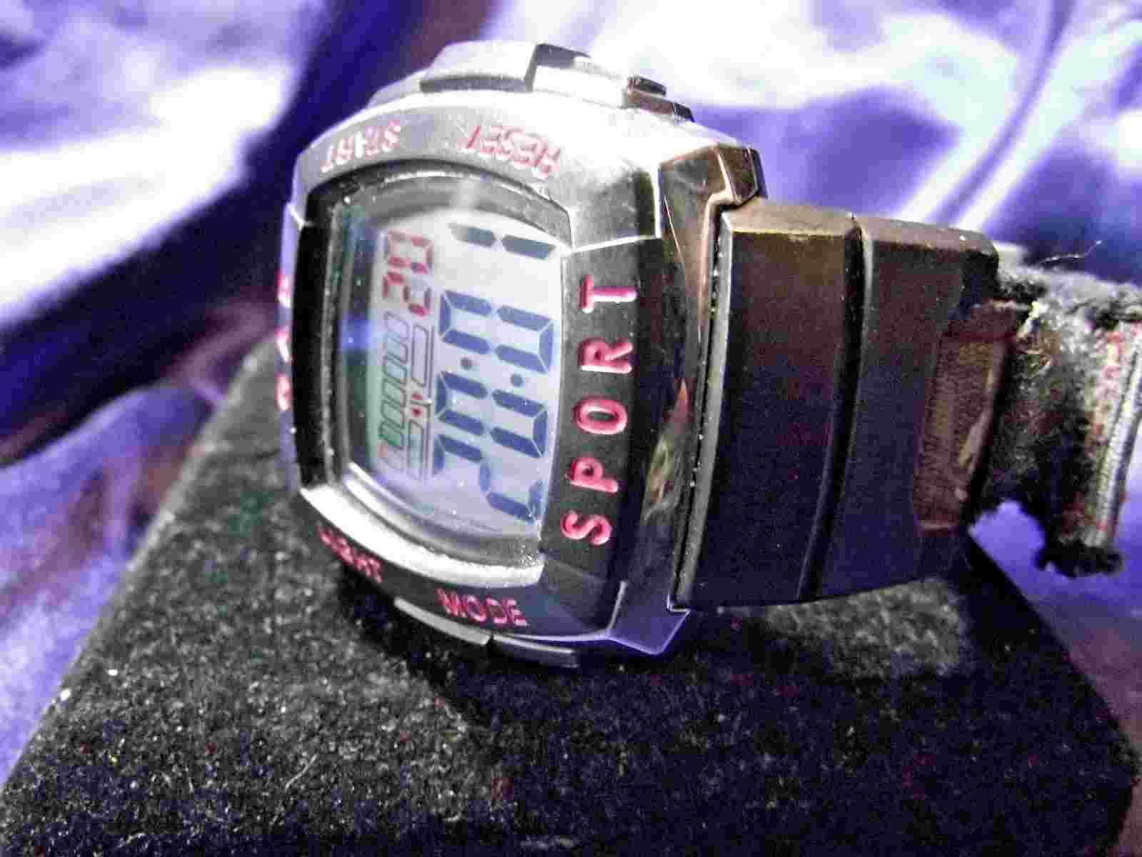 Woman or Child's Gap Sport (Small)  Watch **Nice** B17-Box 03