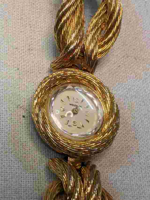 Vintge Swiss Woldman Ladies Watch Gold Tone 17 Jeweled Mechanical Braided Motif