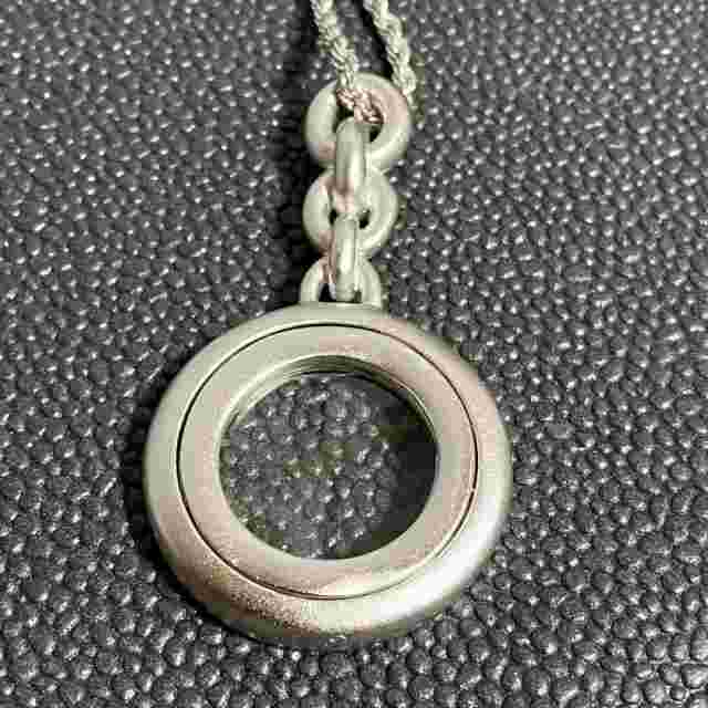 Nina Ricci Nina Ricci loupe necklace silver color