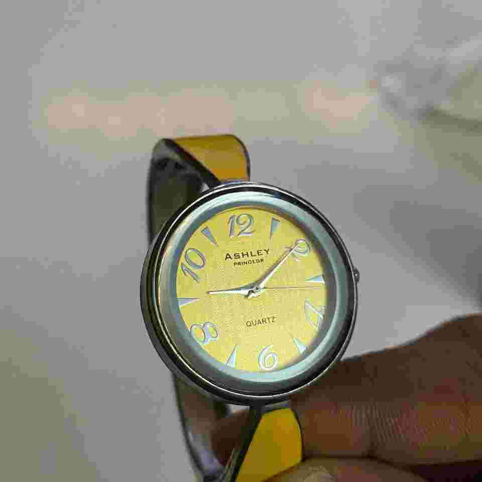 Ashley Princess Yellow Tone Stainless Steel Watch Working New Battery
