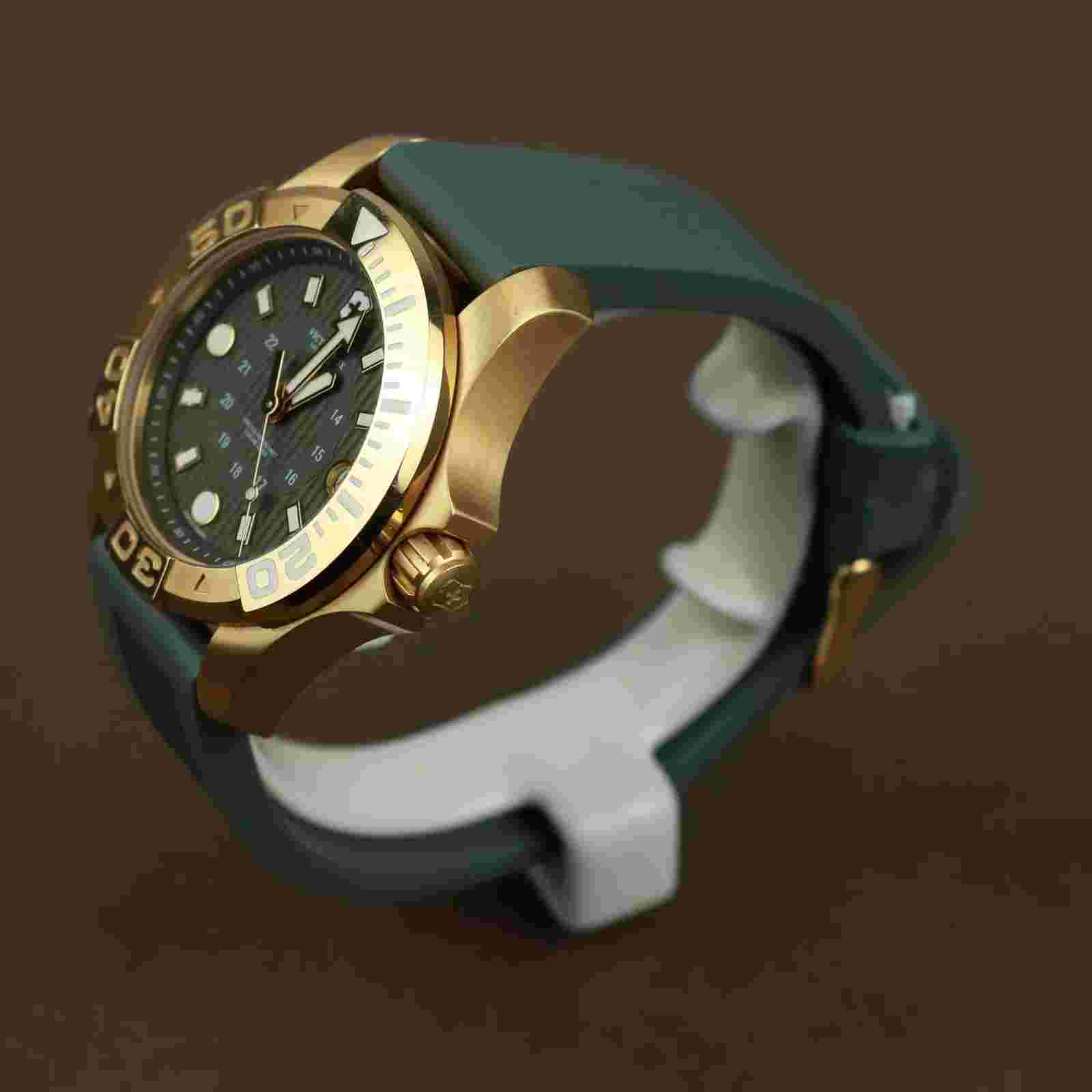 Victorinox Swiss Army Dive Master Green Dial Unisex Watch - 241557