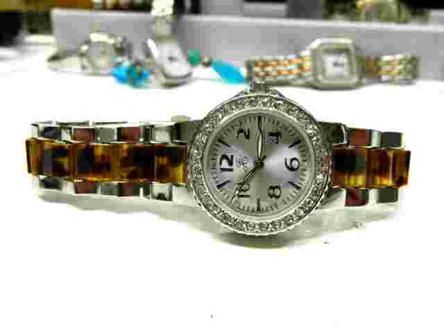 Vintage JS Silver tone lady's/Woman's watch/wristwatch