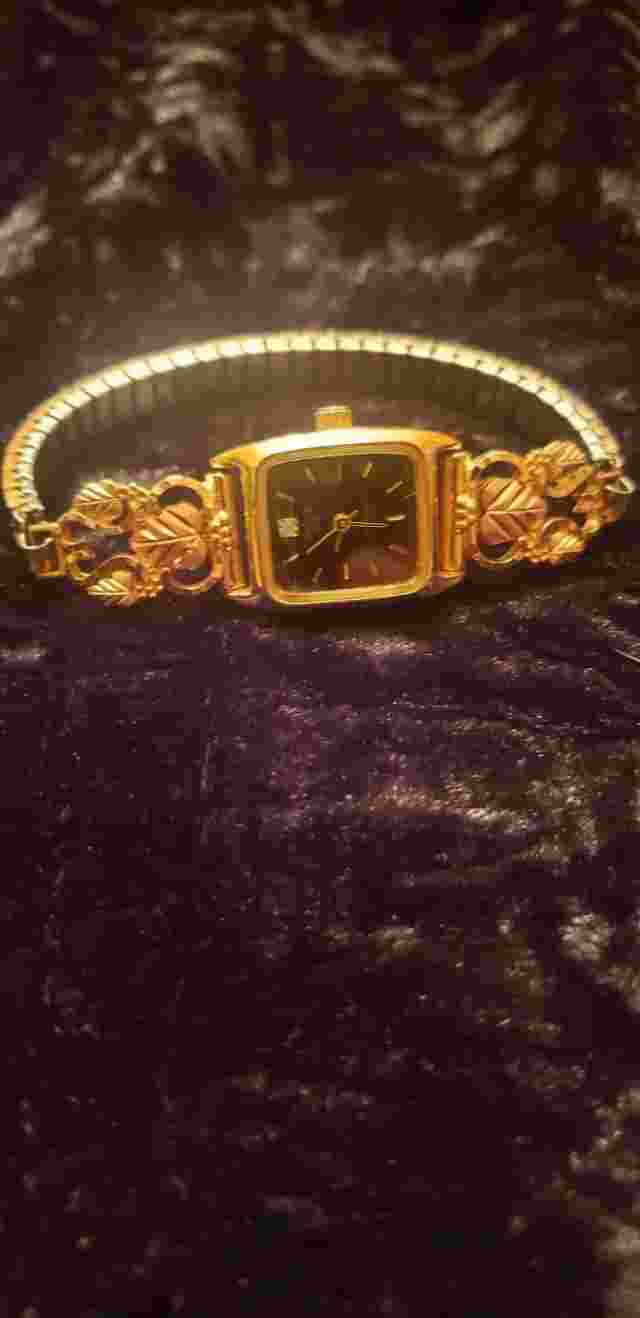 Black Hills Gold Watch Women 12k Gold Watch Tips Stretch Band