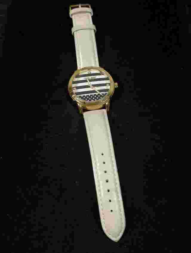 Deporte Womens Off White Leather Blue Stripe Gold Tone Round Case Watch 40mm