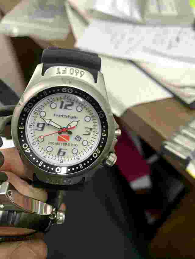 freestyle 200 meters waterproof needs battery