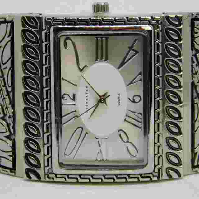 attention KM1402 Cuff Bracelet Quartz Analog Women's Watch Sz.6 3/4" New Battery